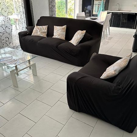 Petite maisonette adossee mais independante avec piscine Villa Peymeinade Esterno foto