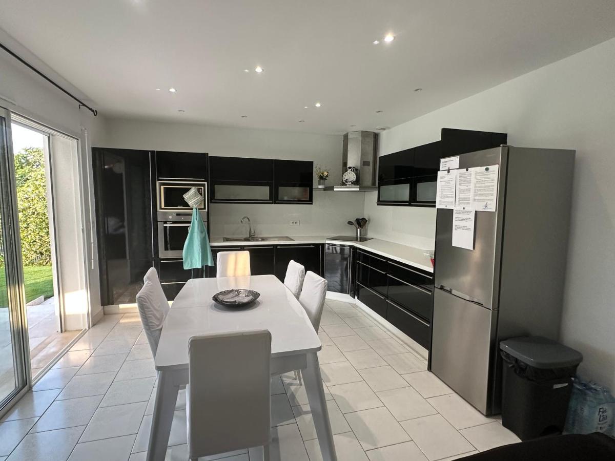Petite maisonette adossee mais independante avec piscine Villa Peymeinade Esterno foto