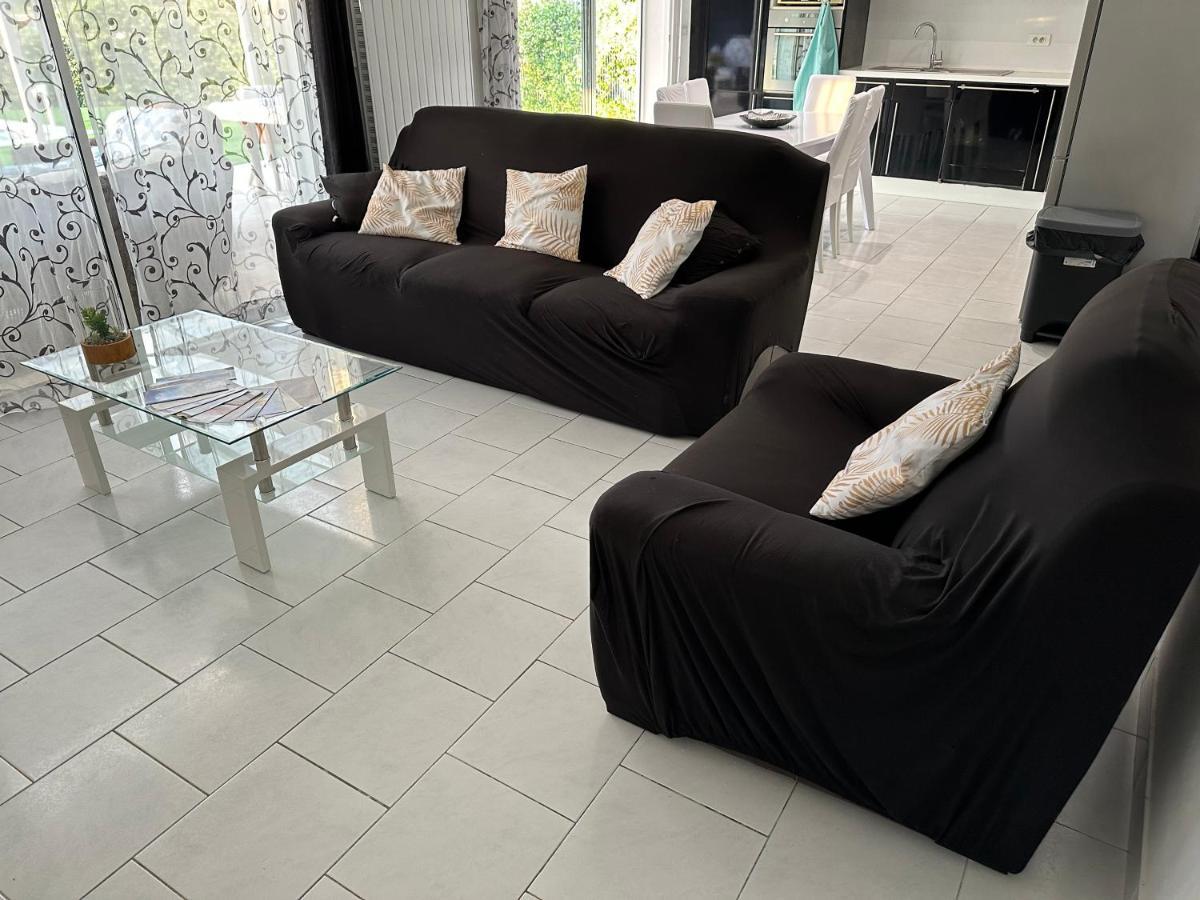 Petite maisonette adossee mais independante avec piscine Villa Peymeinade Esterno foto