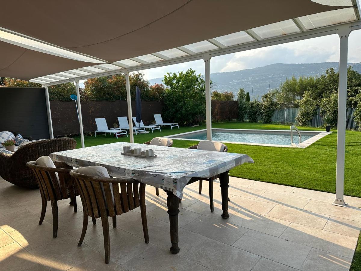 Petite maisonette adossee mais independante avec piscine Villa Peymeinade Esterno foto