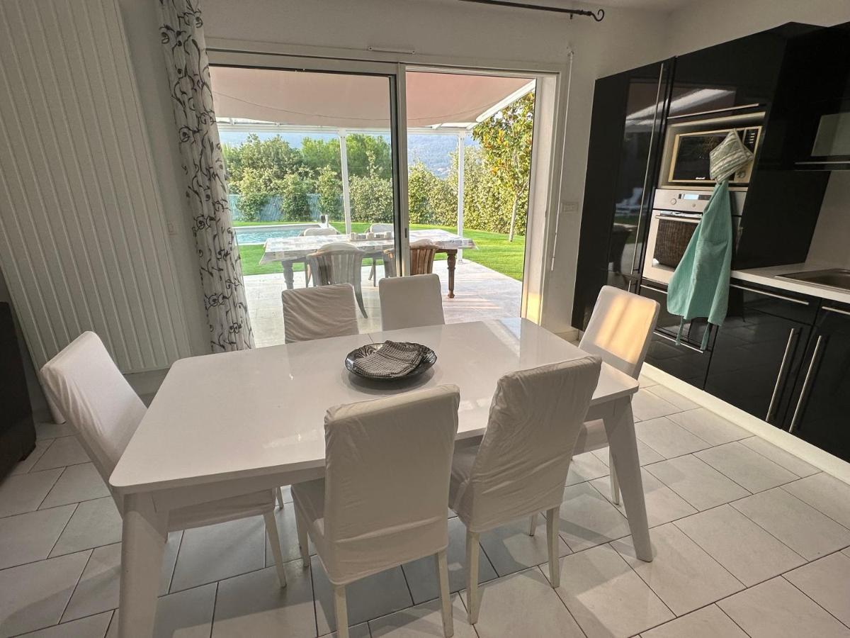 Petite maisonette adossee mais independante avec piscine Villa Peymeinade Esterno foto