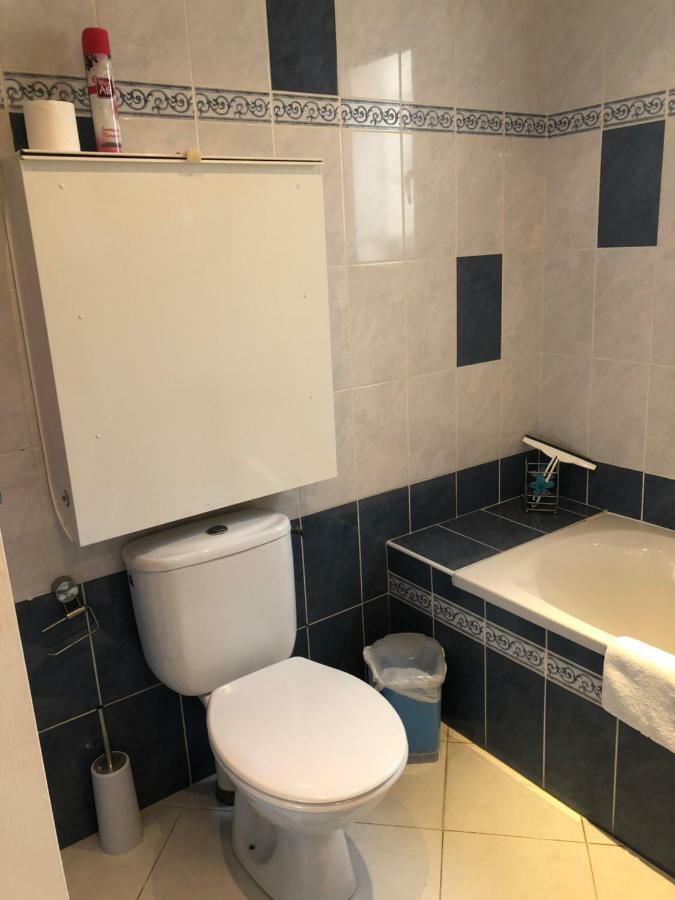 Petite maisonette adossee mais independante avec piscine Villa Peymeinade Esterno foto
